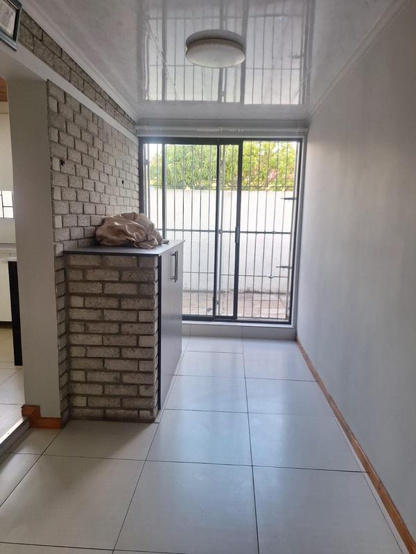 To Let 2 Bedroom Property for Rent in Ruyterwacht Western Cape